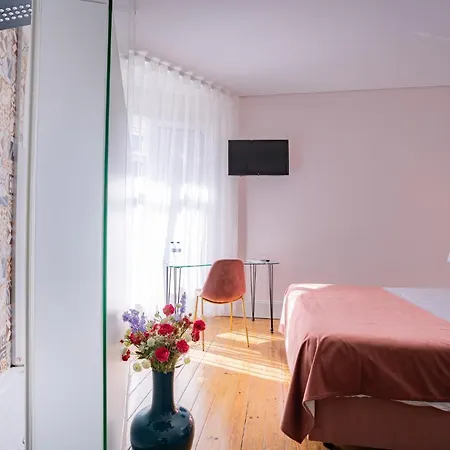 Πανσιόν Duque D'avila 2 3*