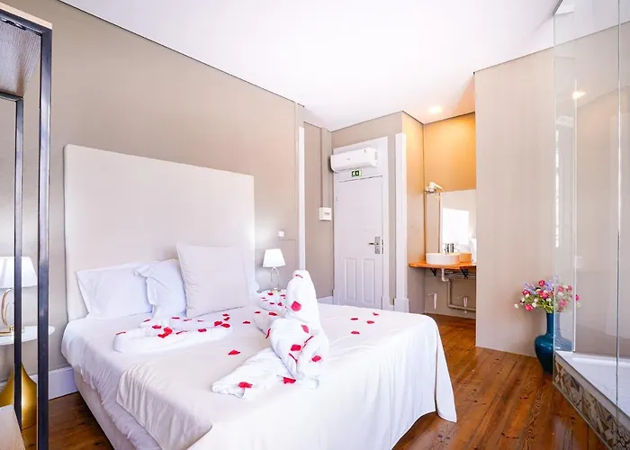 Duque D'avila 2 Гостевой дом Авейру