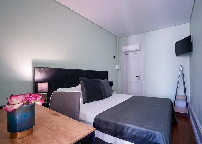 Гостевой дом Duque D'avila 2 3*